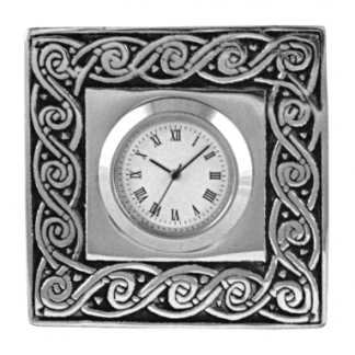 Standuhr mit keltischem Muster