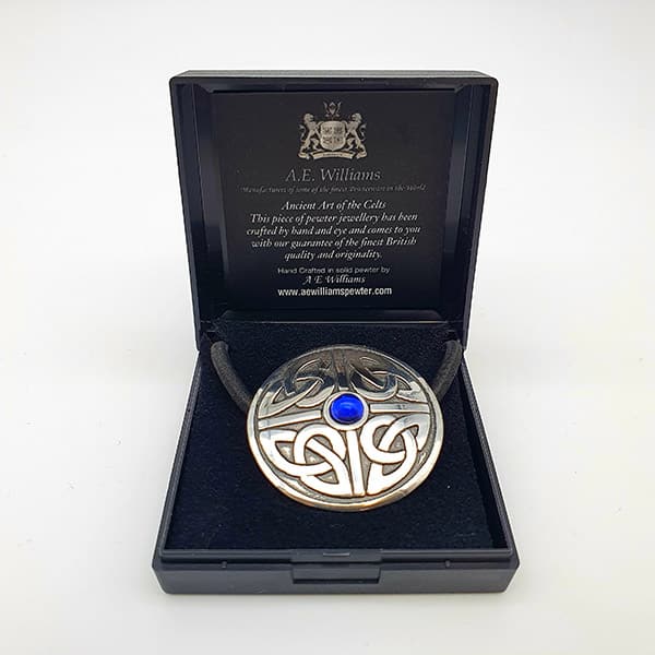 Haargummi keltisches Muster mit blauem Stein